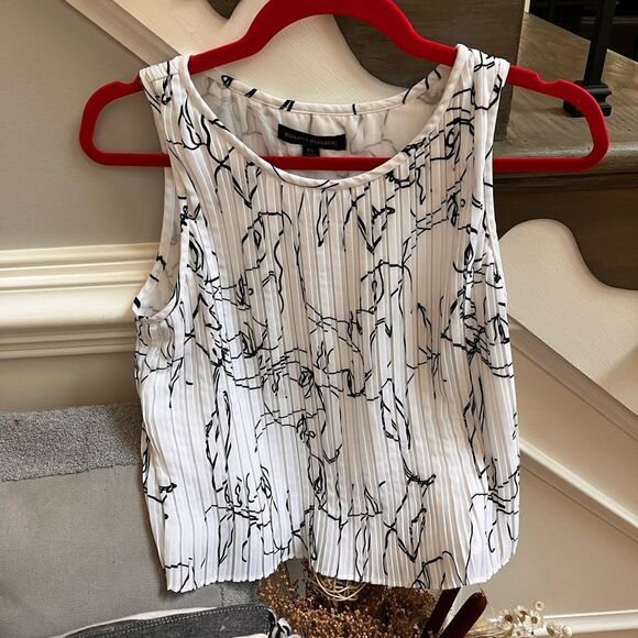 Banana Republic White & Black Lines Pleated Tank sz XS EUC - Picture 1 of 4